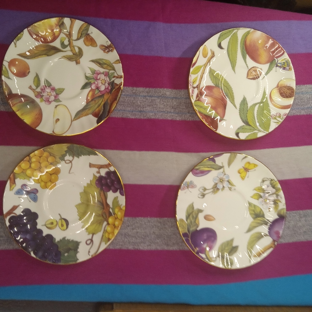 Vintage and rare bespoke Dutchess fine bone china tea cup and saucers